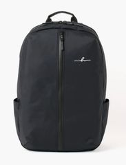 送料無料】Agnes bアニエスベー黒レザーリュックサック プチエンボス