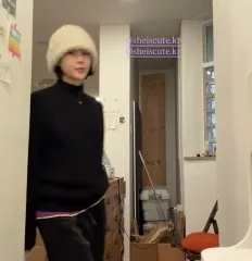 AWESOME NEEDS オーサムニーズ ビーニー (Sheiscute ヒョナ様 帽子)