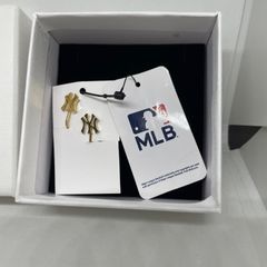 希少 新品 MLB ロゴ アクセサリーピンセット - メルカリ