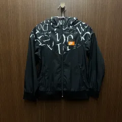 ナイキ ウィンドブレーカー 140
