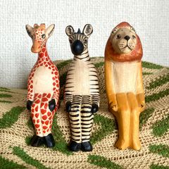 再入荷 置物 動物オブジェ キリン 置物 お座りアニマル 木彫り 天然木