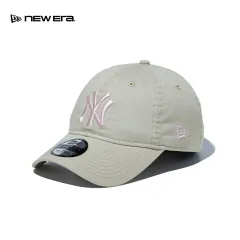NEWERA (ニューエラ) キャップ 9TWENTY ニューヨーク・ヤンキース ウォッシュドコットン 帽子 春夏 ベースボールキャップ ストーン × ピンク フリーサイズ 【MB】