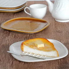 トースト 皿 20cm 三百十日商店 サクッとパン皿 ライン （ 食洗機対応 電子レンジ対応 パン皿 お皿 丸皿 中皿 朝食 プレート 揚げ物 コロッケ エビフライ 天ぷら パン シンプル おしゃれ 角皿 ）)
