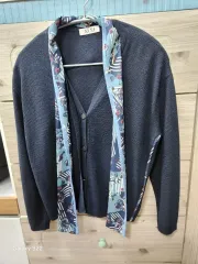 SJ SJ ネイビー カーディガン + スカーフ 90
