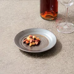 プレート 16cm M.STYLE 武蔵 ラウンドプレート 磁器 美濃焼 （ 食器 和食器 日本製 皿 食洗機対応 電子レンジ対応 中皿 丸 平皿 ラウンド 取り皿 丸皿 ケーキ パン 副菜 取皿 おしゃれ 和モダン 取り分け皿 黒 金 ）)