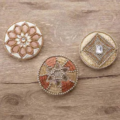 手鏡 ビーズ 刺繍 コンパクト （ 携帯用 ミラー ハンドミラー コンパクトミラー かがみ 鏡 丸型 おしゃれ 小さい ハンドメイド エレガント ）)