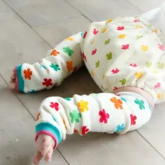 QUARTER REPORT ベビーレッグウォーマー マルチ ニット素材 0～4歳 UVカット 日本製 （ レッグウォーマー ベビー 赤ちゃん ニット 防寒 かわいい 出産祝い 紫外線対策 冷房対策 子ども 乳幼児 男の子 女の子 プレゼント ）)