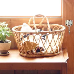 ユグラ オーバルバスケット ラタン （ バスケット かご 収納 カゴ 天然素材 アジアン雑貨 ハンドメイド 収納かご 藤 小物収納 持ち手付き 皮付きラタン 手編み 小物入れ おしゃれ インテリア ランドリー 玄関 リビング キッチン ）)