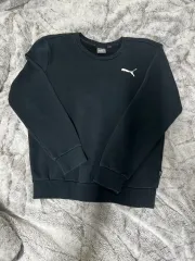 プーマ 黒色 スウェット