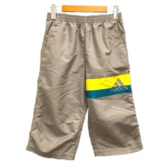 アディダス adidas パンツ ハーフパンツ クロップド丈 カーキ ロゴ プリント 160 緑 カーキ 黄 イエロー 男の子
