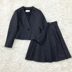 【小さいサイズ】M-PREMIER フレアシルエットのスカートスーツ ノーカラージャケット 日本製 ストレッチ チャコールグレー 34Pサイズ XS相当