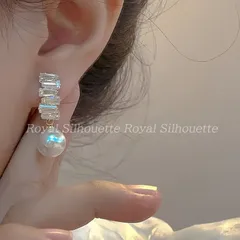 ピアス 耳飾り ゴールドカラー 金色 ジルコニア風 ジルコン風 フェイクストーン キラキラ 可愛い 大人可愛い シンプル レディース ジュエリー イベント パーティー 大人かわいい デイリー ガーリー フェミニン 個性的 結婚式 デート