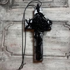 1点限定品】Sacred Relic - 磔刑の骨十字架オブジェ - メルカリ