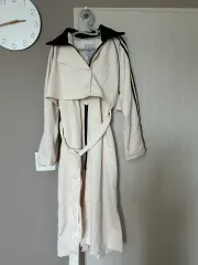 アディダス アイボリー トレンチ コート L