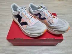 270 ニューバランス フューエルセル エリート v4 カーボン ランニングシューズ