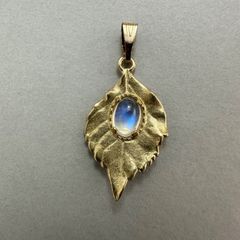 ヴィンテージ ペンダントトップ クリスタル ラピスラズリ 甲虫 8K 金 ヴィンテージ ペンダントトップ クリスタル ラピスラズリ 甲虫 8K 金