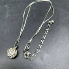 J406　スワロフスキー（SWAROVSKI）パヴェボール　ペンダントネックレス クリスタル  シルバー