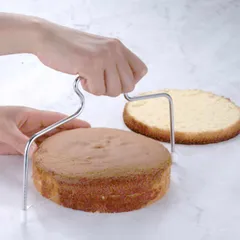 ケーキスライサー スポンジケーキ スライス補助具 タイガークラウン （ ケーキ 分割 スポンジ カット スライサー 製菓道具 均等 切れる ケーキナイフ お菓子作り 製菓グッズ キッチンツール ）)のサムネイル