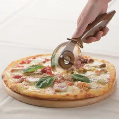 ピザカッター プラスチック製 タイガークラウン ブラウンピザカッター パイカッター （ ピザ用品 キッチンツール ピッツァ キッチン用品 調理器具 ）)のサムネイル