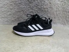 235 アディダス RUNファルコン ブラック スニーカー 中古 靴