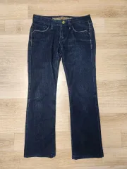 レディース デニム ズボンです