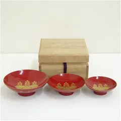 朱漆塗桐蒔絵三つ盃（共箱）  酒器 おしゃれ さかずき お酒 日本酒 料理 旅館 インテリア 骨董 和食器 料亭 居酒屋 来客