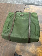 PRADA プラダ ナイロン ミニボストンバッグ 三角ロゴ カーキ 緑 - メルカリ