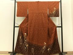 平和屋着物○本場大島紬 7マルキ 古代染色純泥染 洋花文 平田秋吉作