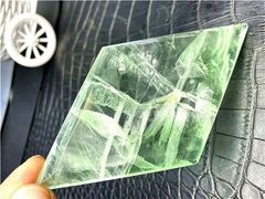 ◇超強いパワー(藍針入り)天然水晶クラスターB88B6/253B26A - メルカリ