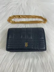 【美品】バーバリー ローラ チェーンウォレット TBロゴ キルティング 黒 金