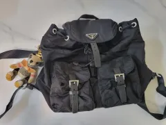 PRADA プラダ バックパック ブラック Mサイズ
