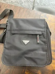 【美品】プラダ　トートバック 黒　角スレなし