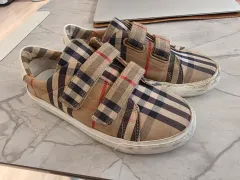 2026年最新】バーバリー 靴 キッズの人気アイテム - メルカリ