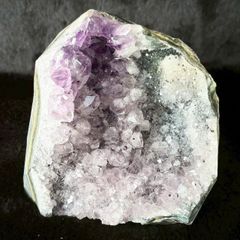 ウルグアイ産 笑口アメジストジオード 瑪瑙層高透明 方解石共生 台座