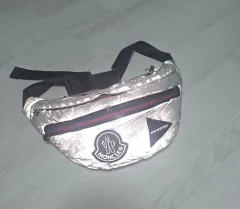 アンドワンダー モンクレール ベルトバッグ