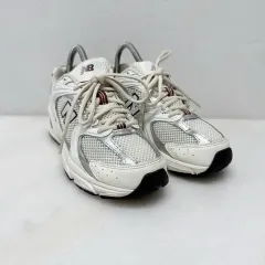 (225)ニューバランス スニーカー 530？