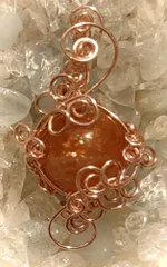 高品質　綺麗なオレンジ色のサンストーン（１０ｍｍ）　ペンダント