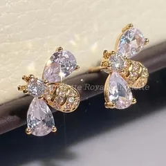 ピアス 耳飾り ゴールドカラー 金色 キラキラ フェイクストーン 蜂 ミツバチ 可愛い 大人可愛い シンプル レディース ジュエリー イベント パーティー 大人かわいい デイリー ガーリー フェミニン シンプル デート