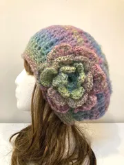 ハンドメイド　グリーンレインボー　ベレー帽　ニット帽　ビーニー