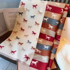 イギリス風 ストール ホース柄 マフラー スカーフ 女性 大判 馬柄 ショール レディース ブランケット カシミアタッチ ひざ掛け 膝掛け 防寒 寒さ対策 暖かい かわいい おしゃれ 新年 お正月 クリスマス 母の日 プレゼント 誕生日