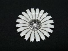 □新品□未使用□ HERMES エルメス タツノオトシゴ ピンバッジ