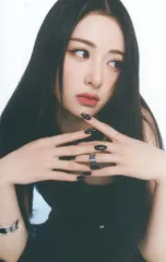 LE SSERAFIM YUNJIN トレーディングカード 6/9