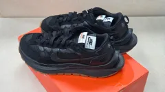 ナイキ サカイ ヴェイパーワッフル ブラック アンド ガム 280