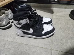 エアジョーダン1 レトロ ハイ OG ブラック/白 2 0