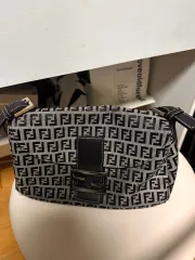 フェンディ ズッカ ズッカ 맘마 ショルダーバッグ