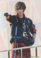 【中古】生写真(男性) 牧島輝(大倶利伽羅)/ライブフォト・膝上・キャラクターショット/「ミュージカル『刀剣乱舞』八 乱舞野外祭」ローソンプリント限定舞台ブロマイド