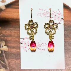 桜のピアス/イヤリング ハンドメイド ※チャーム/キーホルダー変更も可能です※
