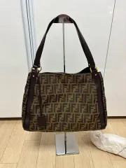 FENDI FFロゴ ショルダーバッグ