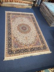 手織りペルシャ絨毯 新品 ナイン産 237cm × 147cm ラグ、カーペット 