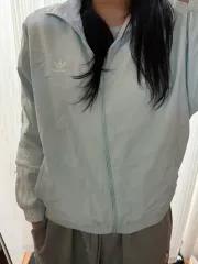 アディダス ウィンドブレーカー スカイブルー